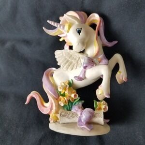 Rainbow Dreams Unicorn Graduation Day Figurine Monthly Collection‎ 2097